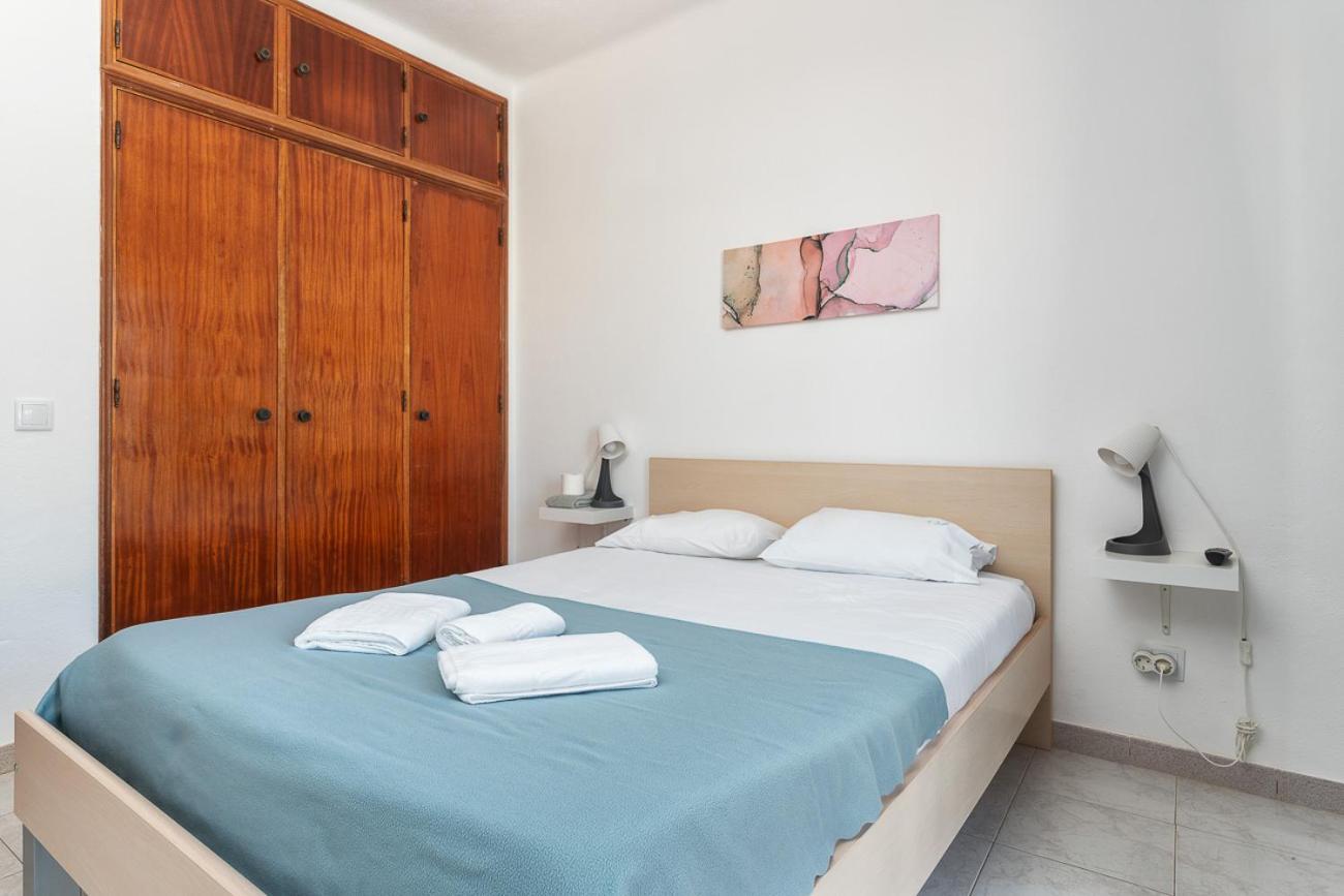 Blife Marya Private Rooms - Airport Stay Faro Bagian luar foto