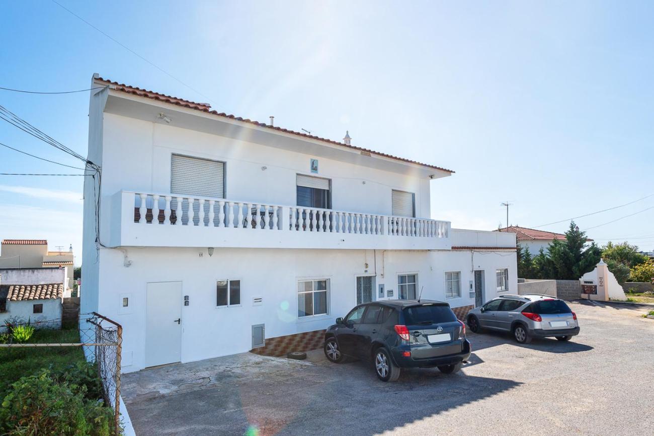 Blife Marya Private Rooms - Airport Stay Faro Bagian luar foto