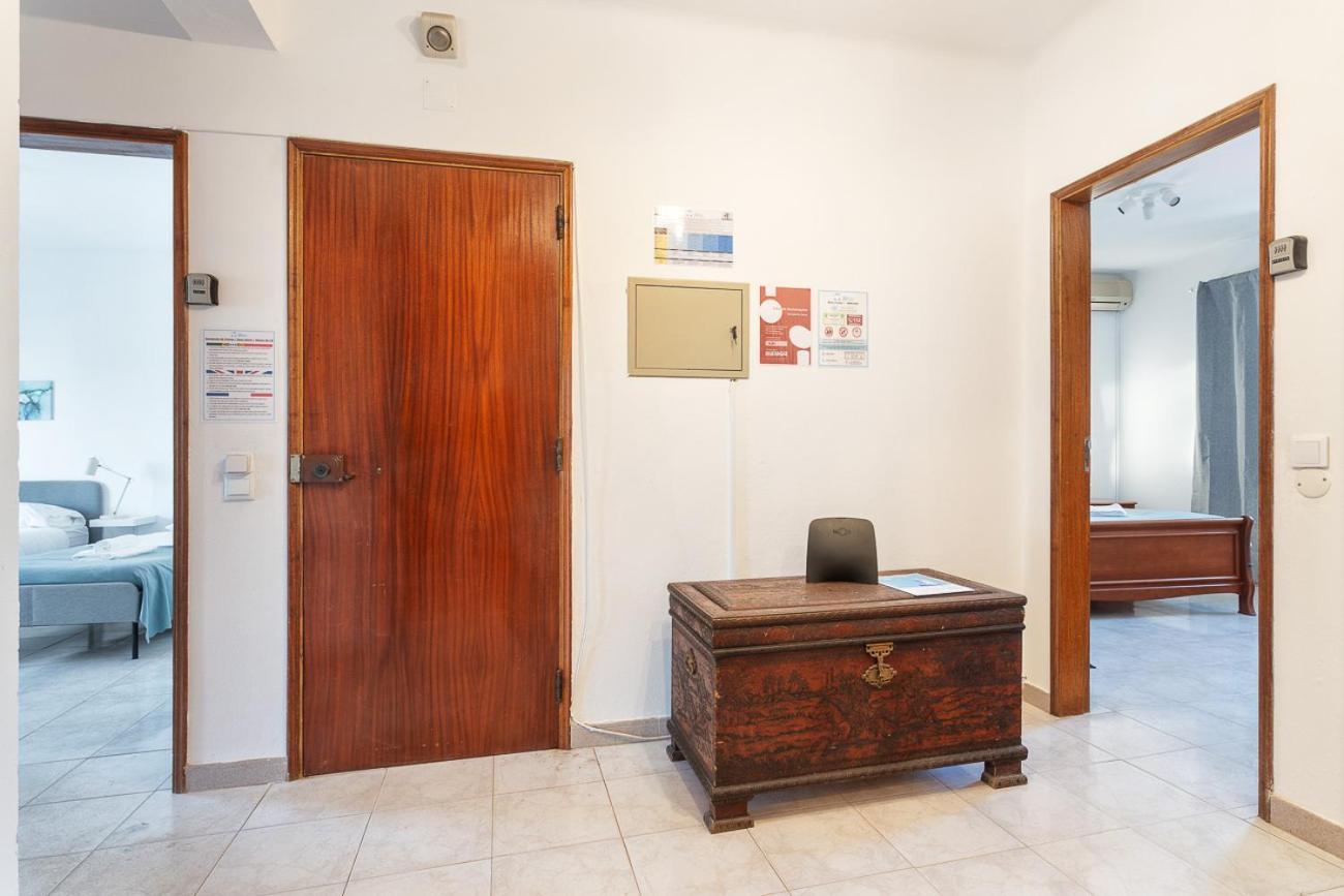 Blife Marya Private Rooms - Airport Stay Faro Bagian luar foto