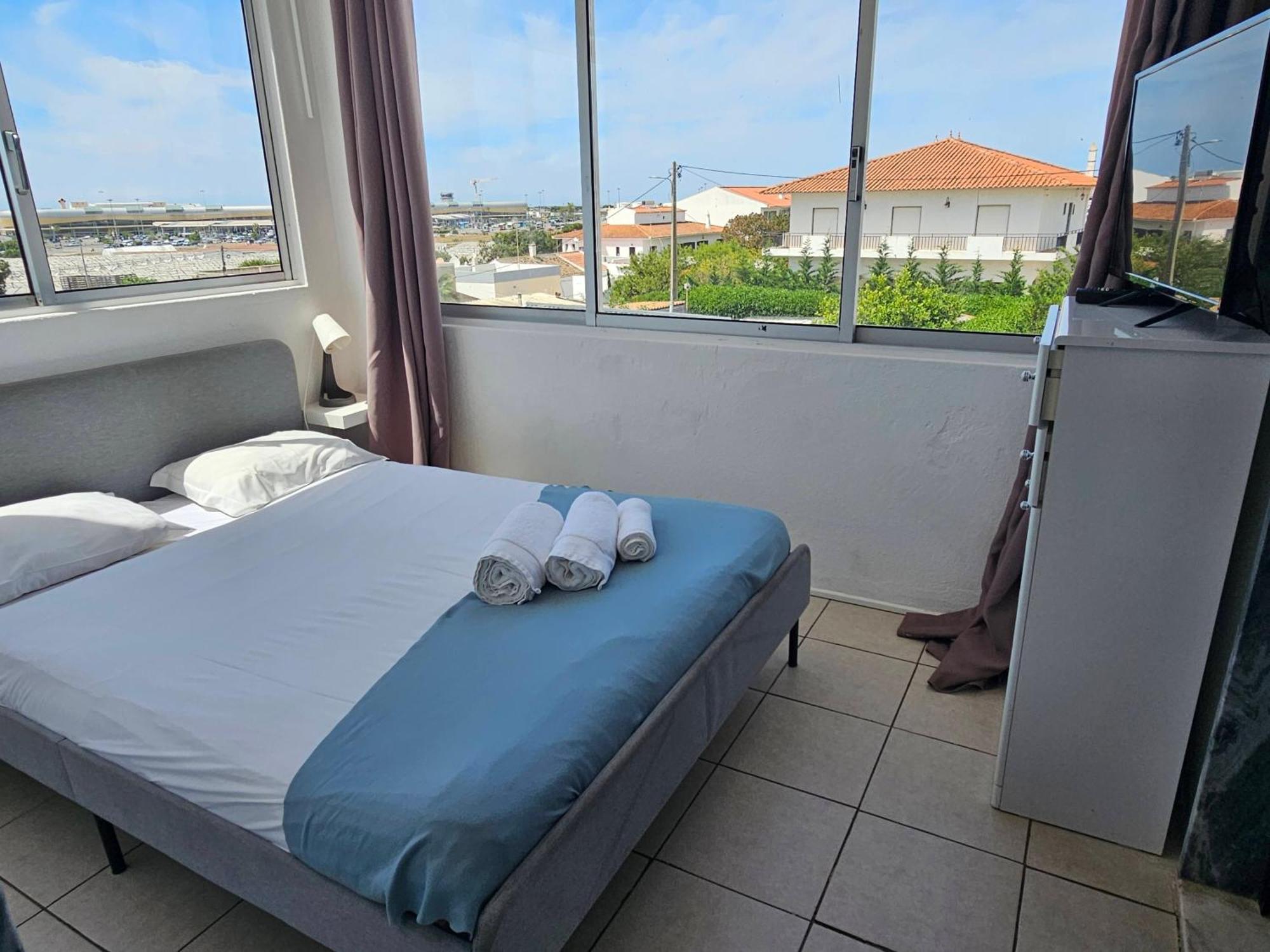 Blife Marya Private Rooms - Airport Stay Faro Ruang foto