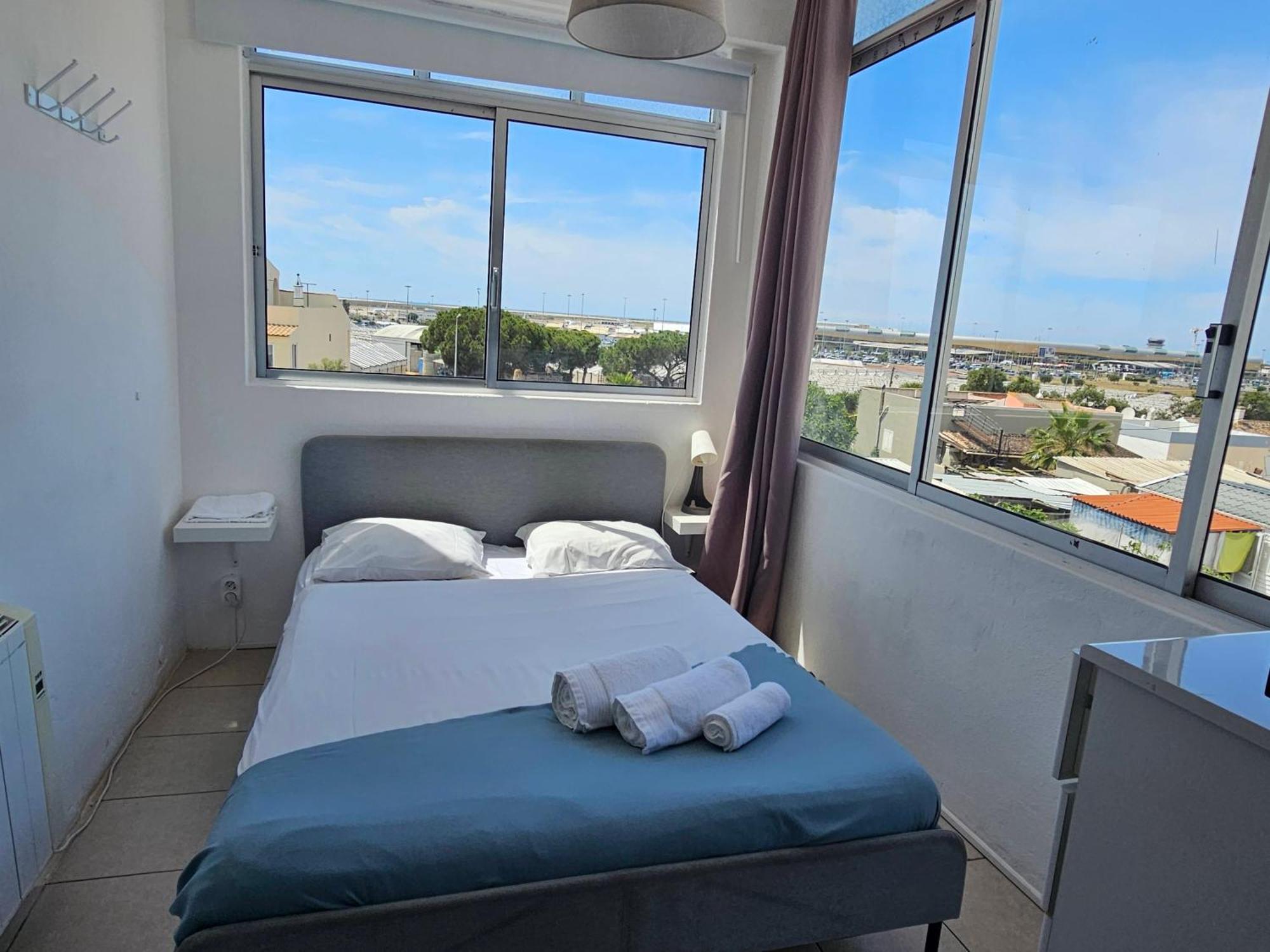 Blife Marya Private Rooms - Airport Stay Faro Ruang foto
