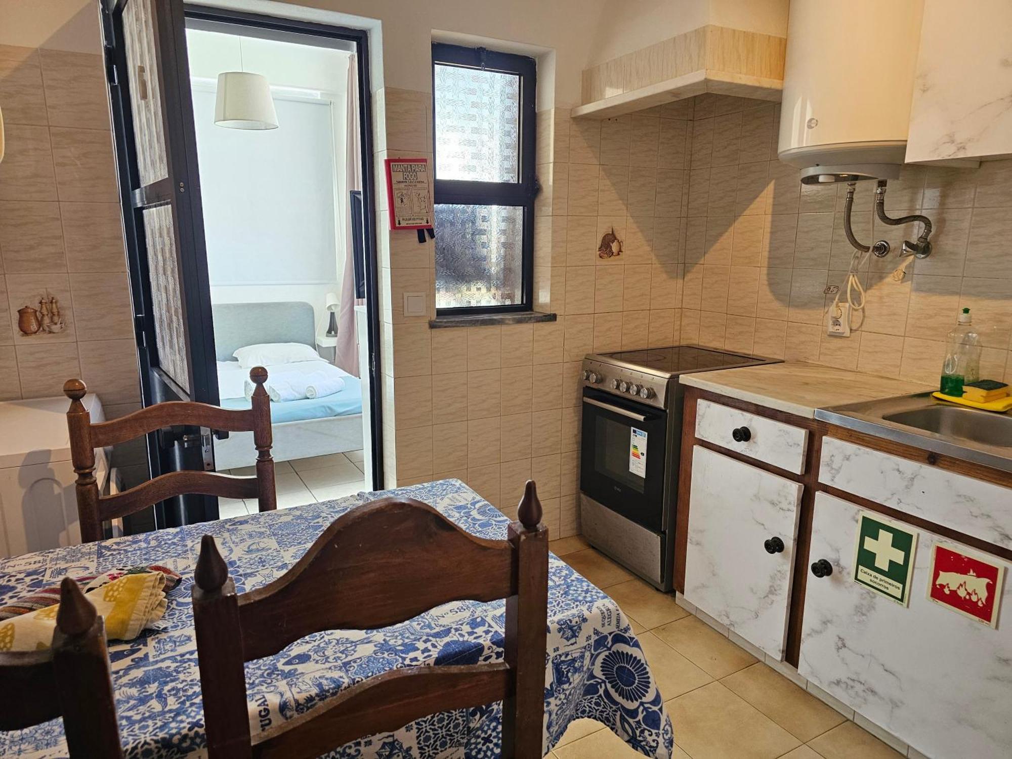 Blife Marya Private Rooms - Airport Stay Faro Ruang foto