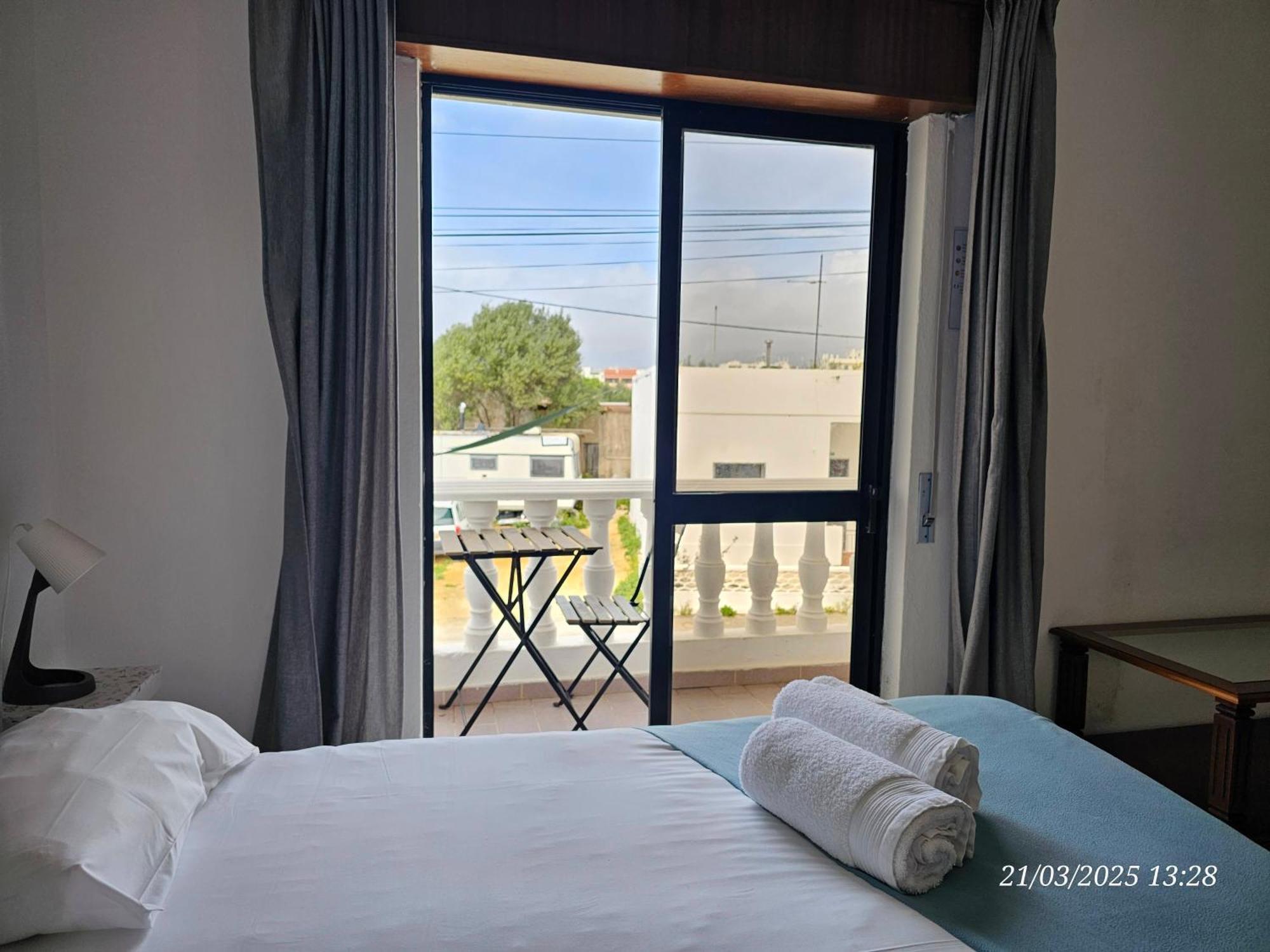 Blife Marya Private Rooms - Airport Stay Faro Ruang foto